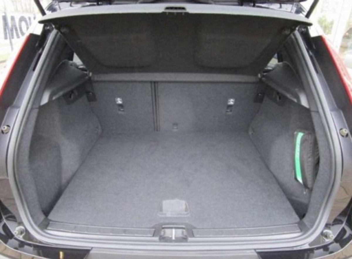 Volvo XC40 B3 automatico Essential (6)