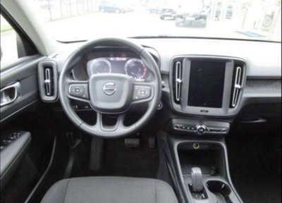 Volvo XC40 B3 automatico Essential (8)