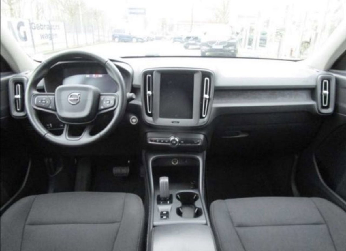 Volvo XC40 B3 automatico Essential (9)