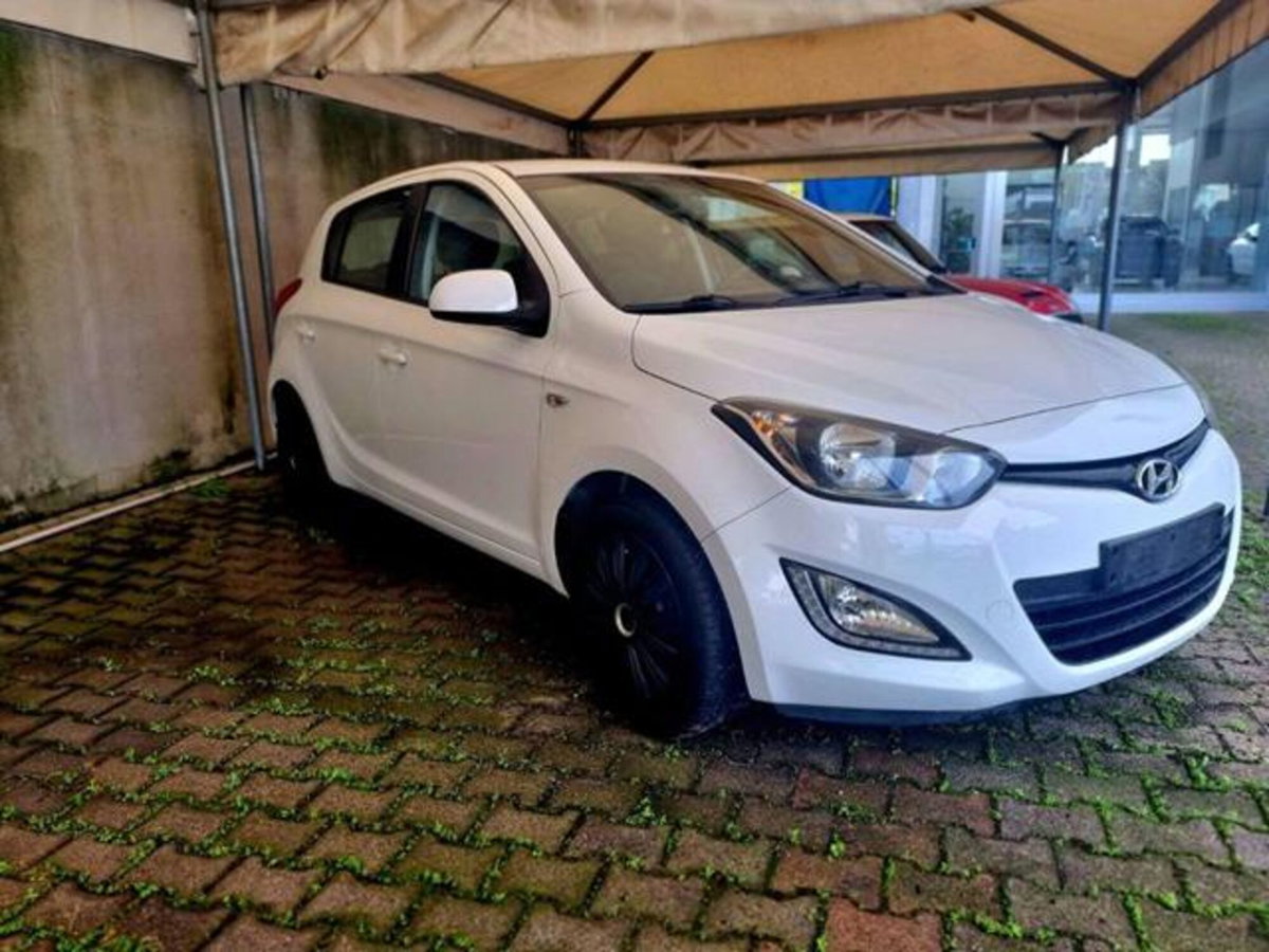 Hyundai i20 1.2 5p. Sound Edition (4)