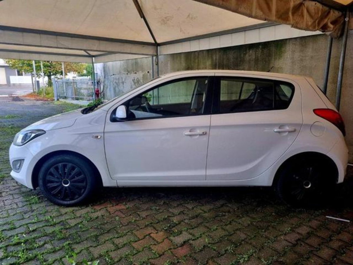 Hyundai i20 1.2 5p. Sound Edition (5)