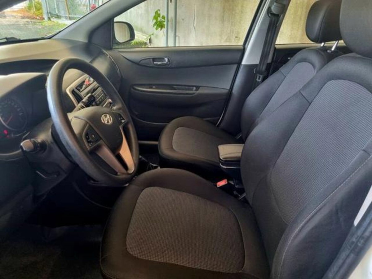 Hyundai i20 1.2 5p. Sound Edition (7)