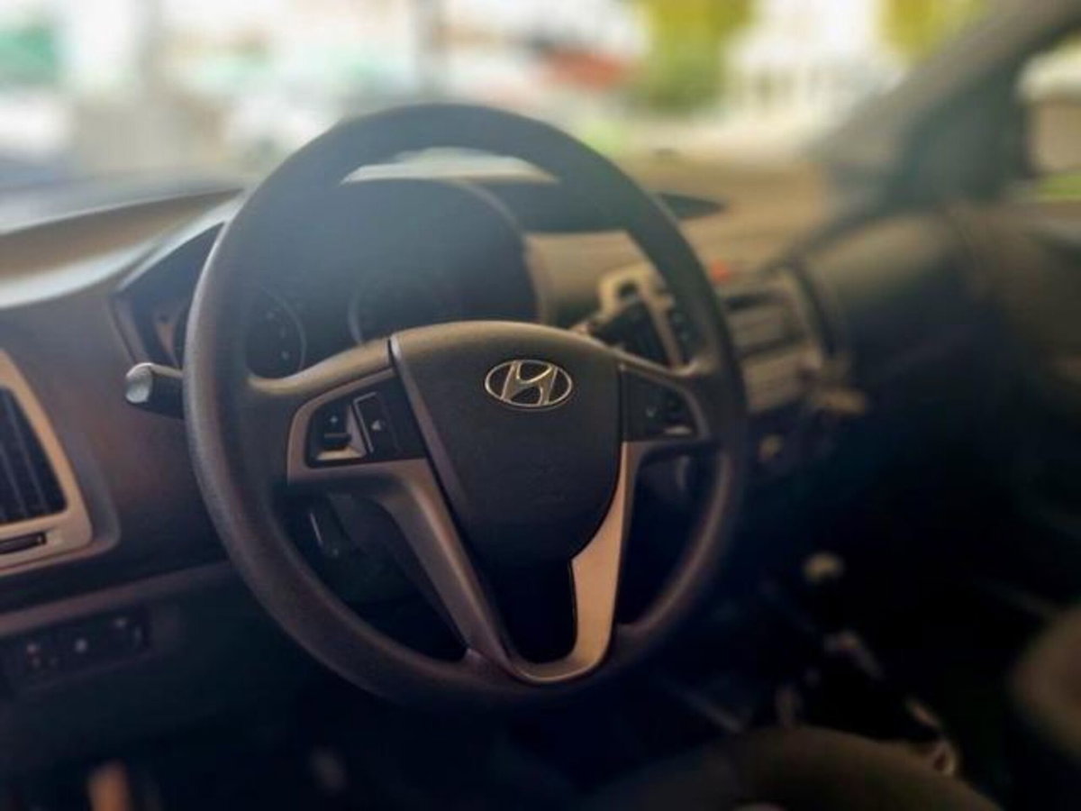 Hyundai i20 1.2 5p. Sound Edition (9)