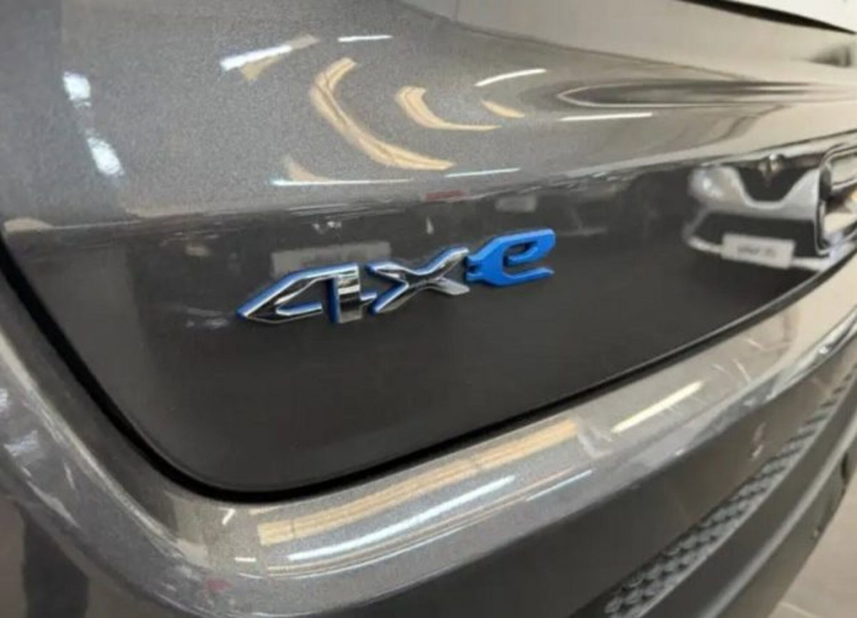 Jeep Compass 1.3 T4 190CV PHEV AT6 4xe Limited (4)