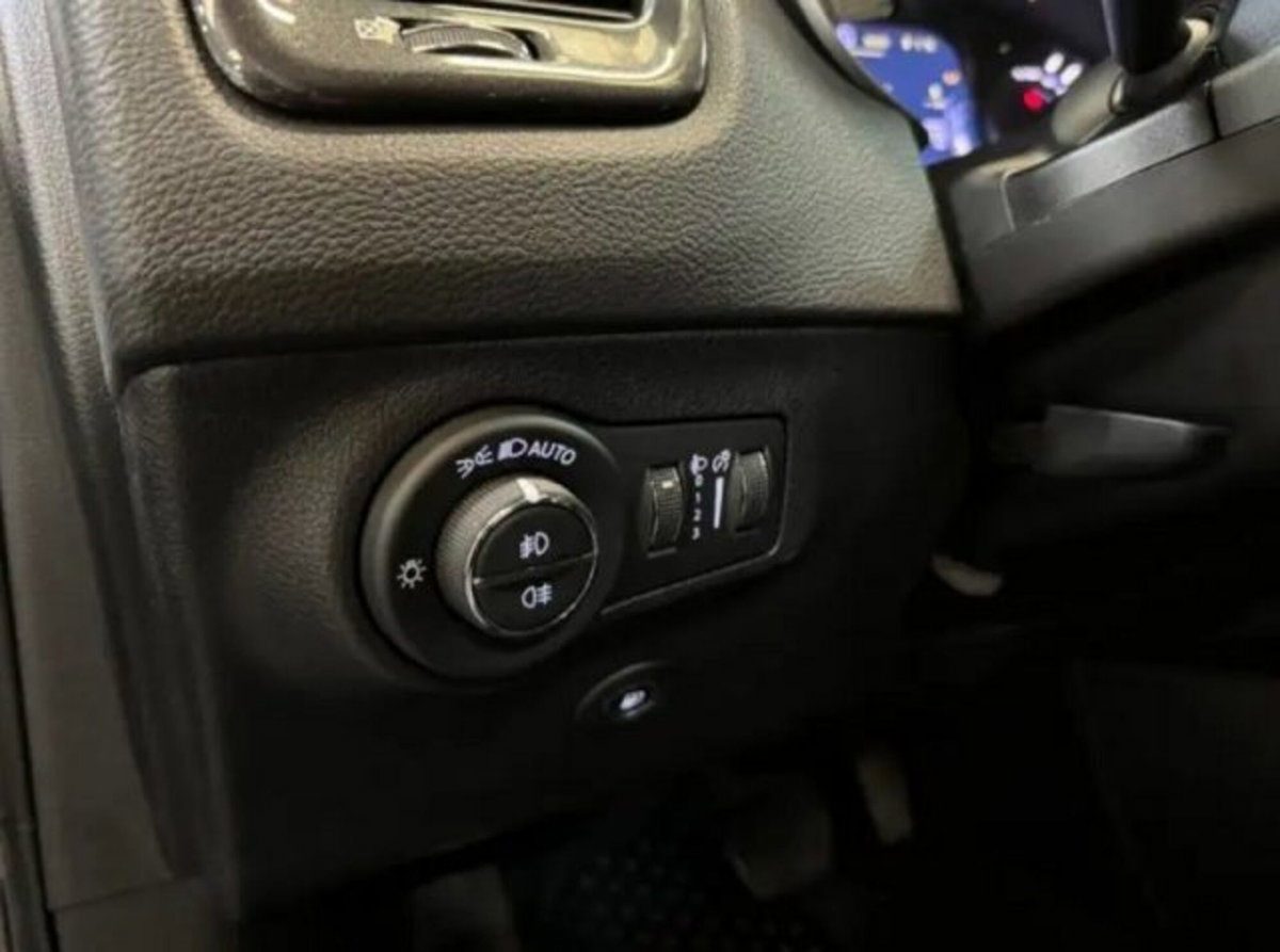 Jeep Compass 1.3 T4 190CV PHEV AT6 4xe Limited (9)