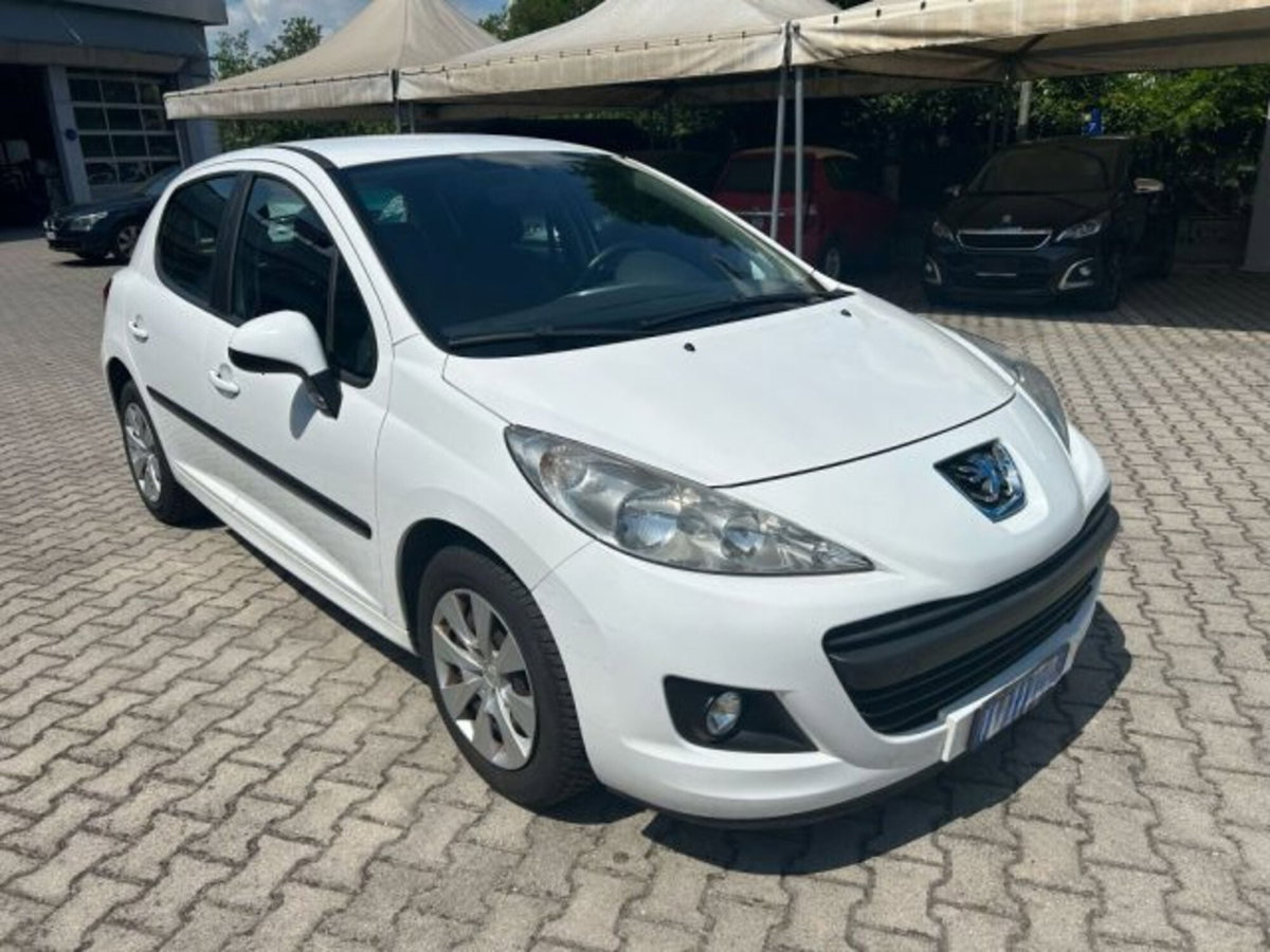 Peugeot 207 8V 75CV 5p. X Line (2)