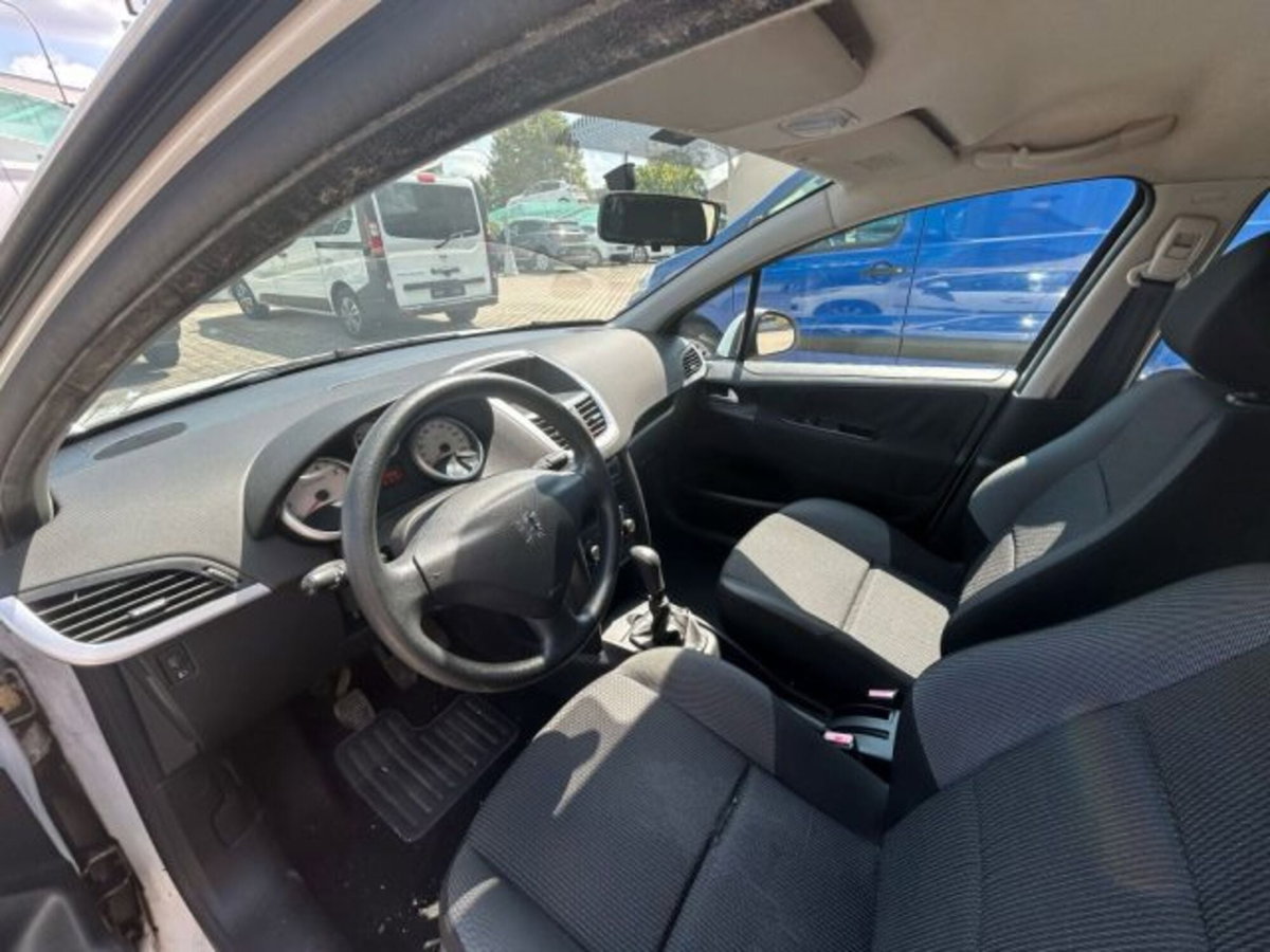 Peugeot 207 8V 75CV 5p. X Line (9)