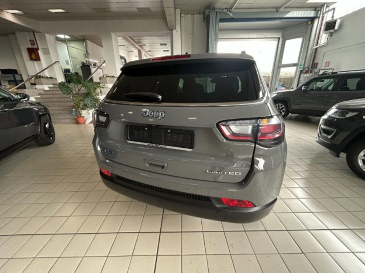 Jeep Compass 1.3 T4 190CV PHEV AT6 4xe Limited (5)