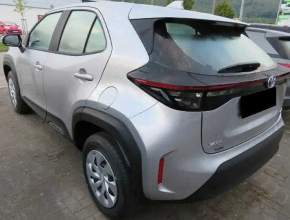 Toyota Yaris Cross 1.5h GR Sport Black Sky fwd 116cv e-cvt (3)