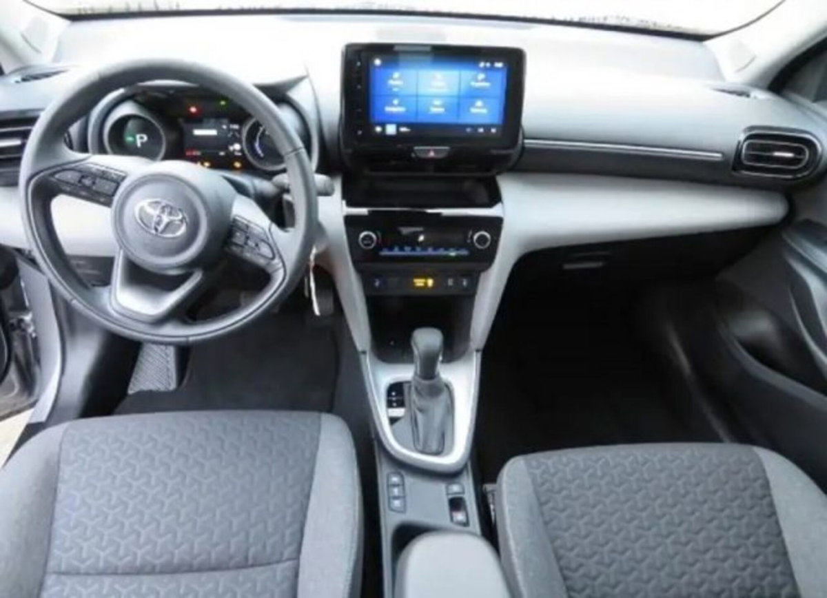 Toyota Yaris Cross 1.5h GR Sport Black Sky fwd 116cv e-cvt (8)