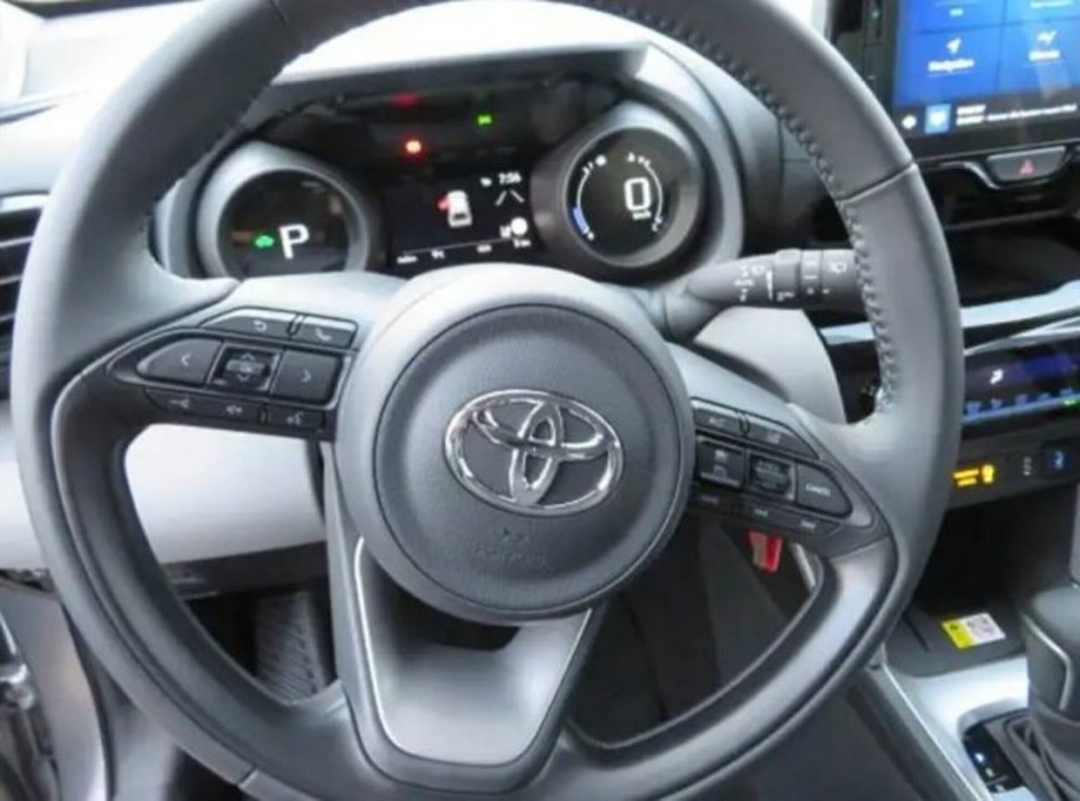 Toyota Yaris Cross 1.5h GR Sport Black Sky fwd 116cv e-cvt (9)
