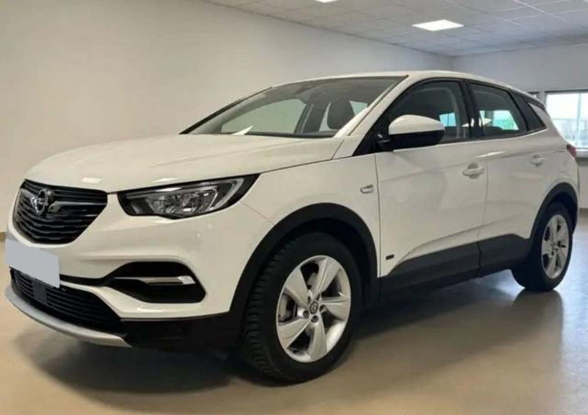 Opel Grandland X 1.6 Hybrid Plug-in aut. FWD (3)