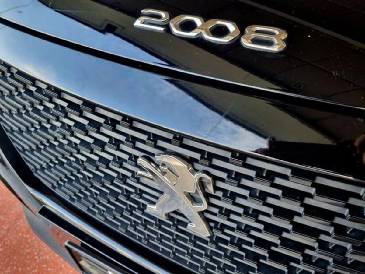 Peugeot 2008 PureTech 130 S&S EAT8 Active Pack (11)