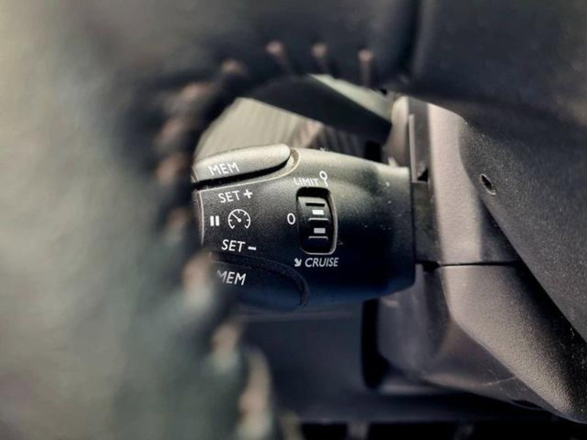 Peugeot 208 PureTech 100 Stop&Start EAT8 5 porte Allure Navi Pack (7)
