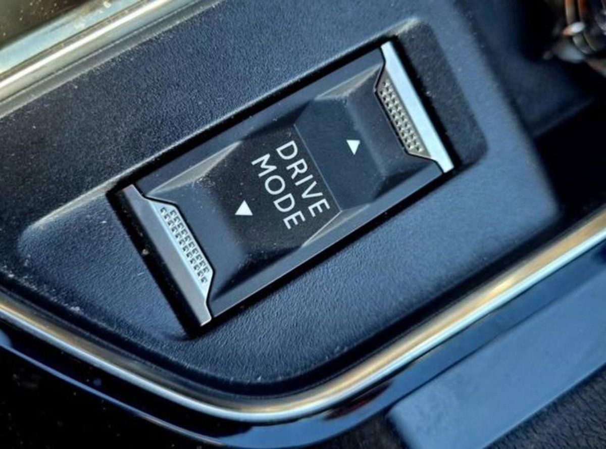Peugeot 3008 Hybrid 225 e-EAT8 Allure Pack (17)