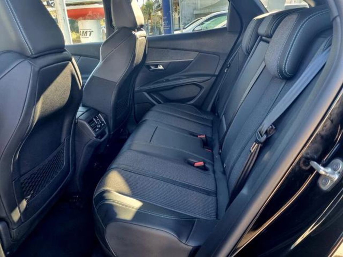 Peugeot 3008 Hybrid 225 e-EAT8 Allure Pack (8)