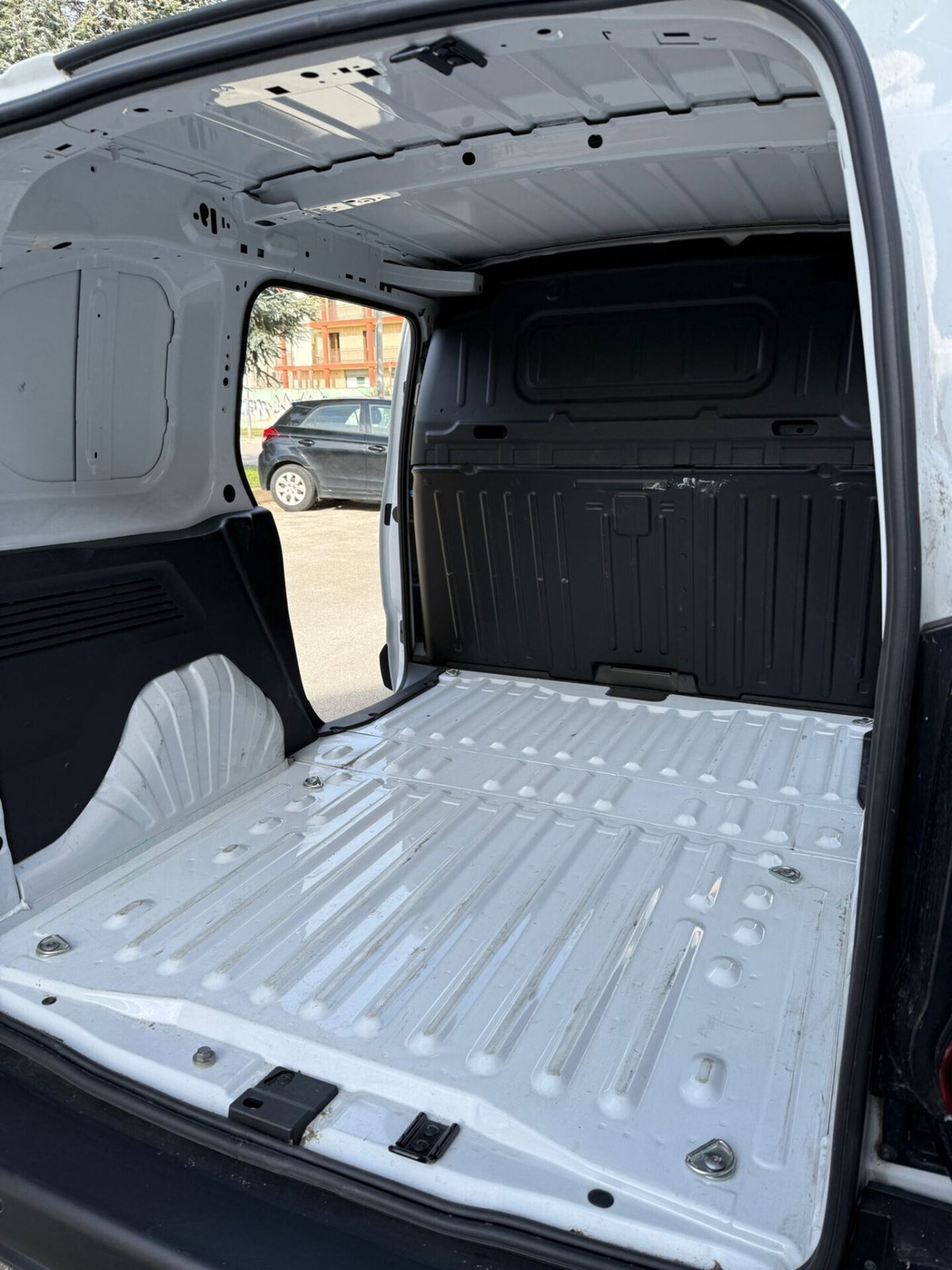 Citroen Berlingo BlueHDi 100 M Feel (11)