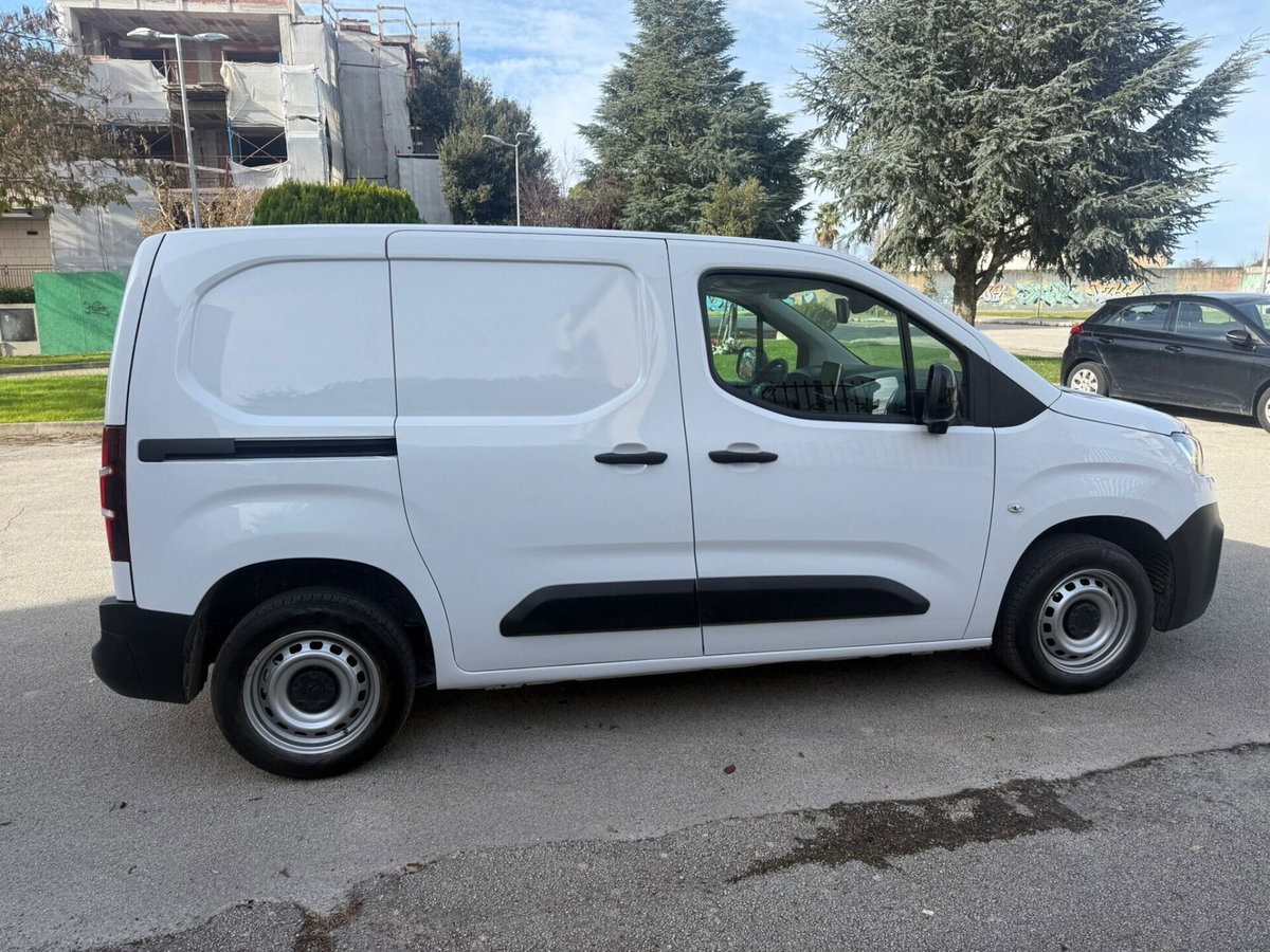 Citroen Berlingo BlueHDi 100 M Feel (6)
