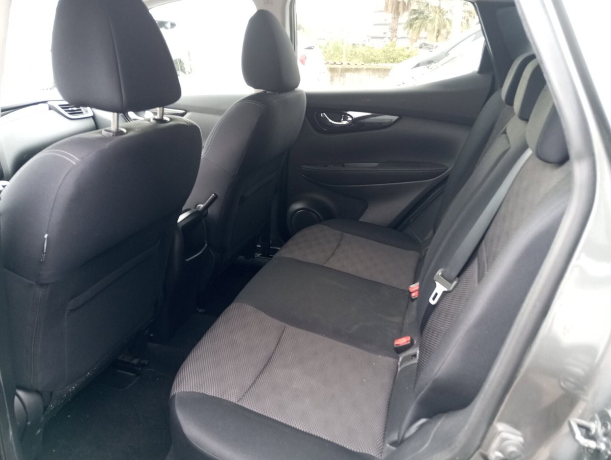 Nissan Qashqai 1.5 dCi Tekna (14)