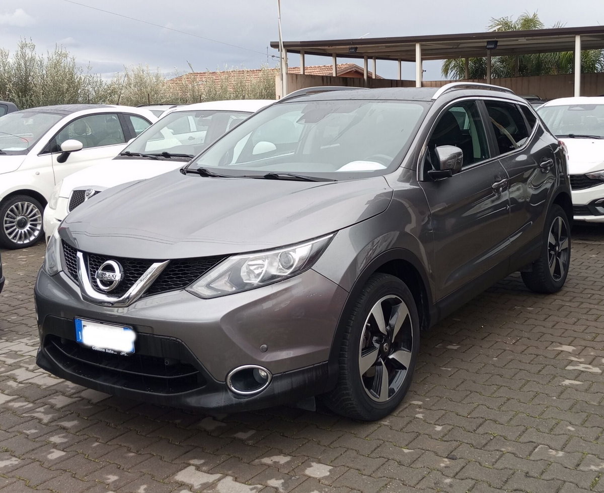 Nissan Qashqai 1.5 dCi Tekna (2)