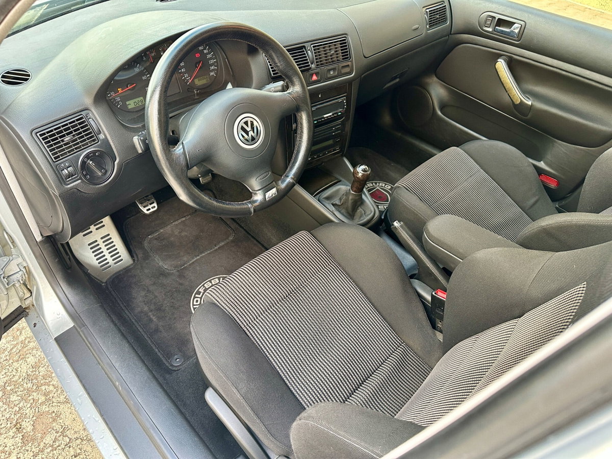 Volkswagen Golf 1.8 turbo 20V cat 5p. GTI (11)