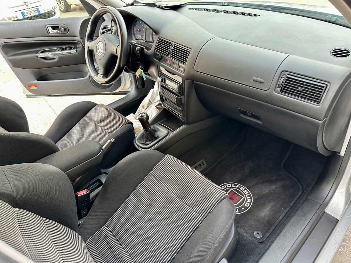 Volkswagen Golf 1.8 turbo 20V cat 5p. GTI (12)