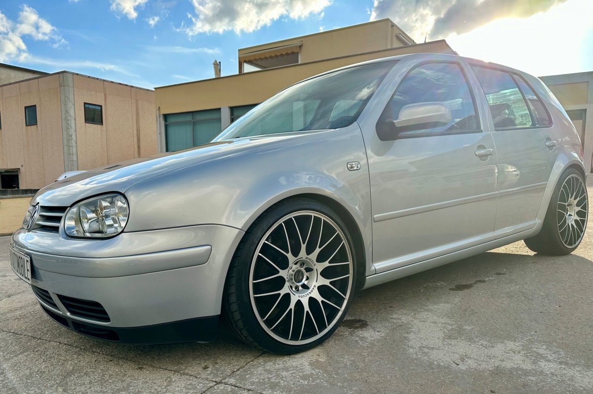 Volkswagen Golf 1.8 turbo 20V cat 5p. GTI (2)