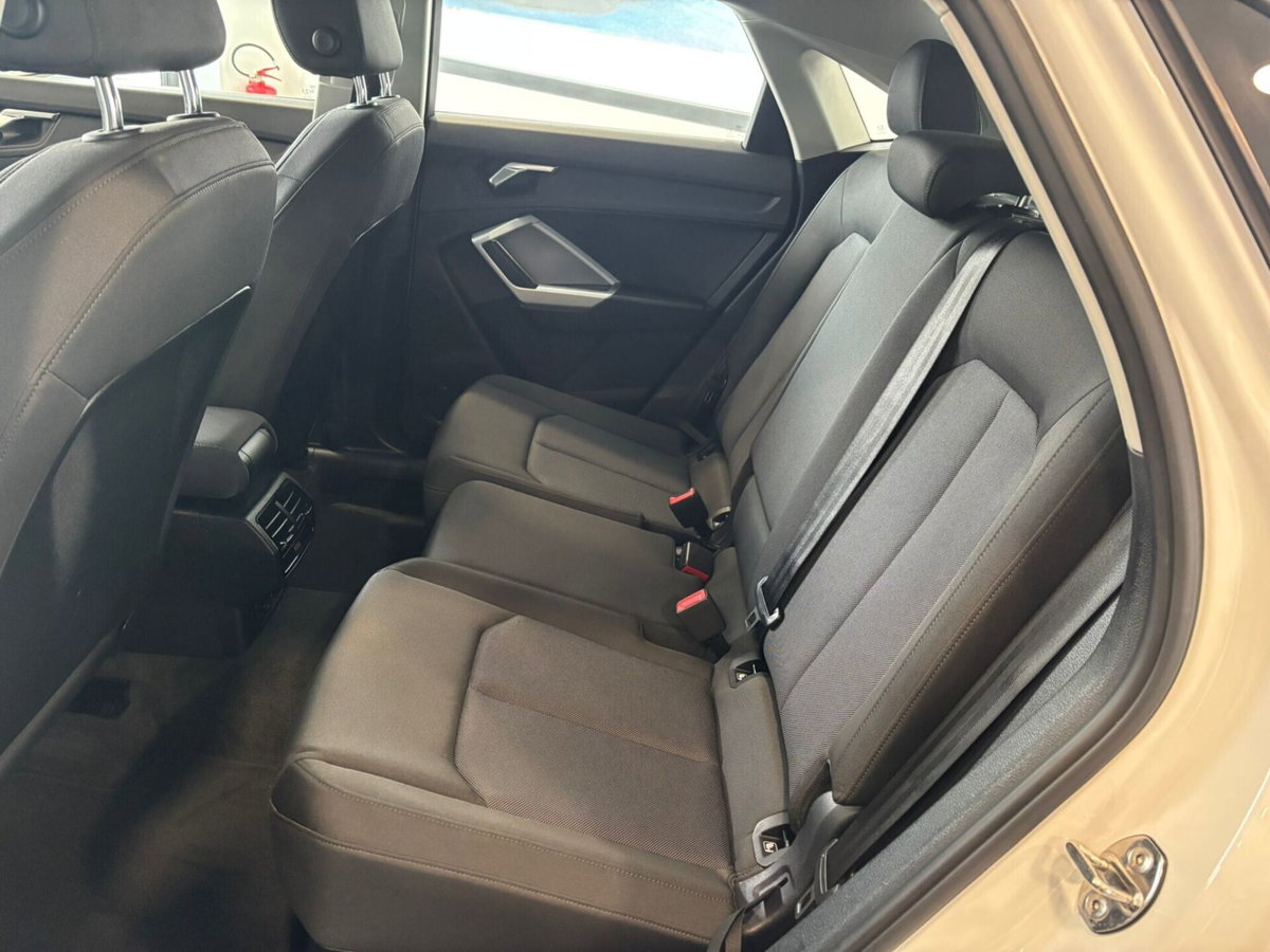 Audi Q3 Sportback 35 TDI quattro S tronic Business Plus (14)