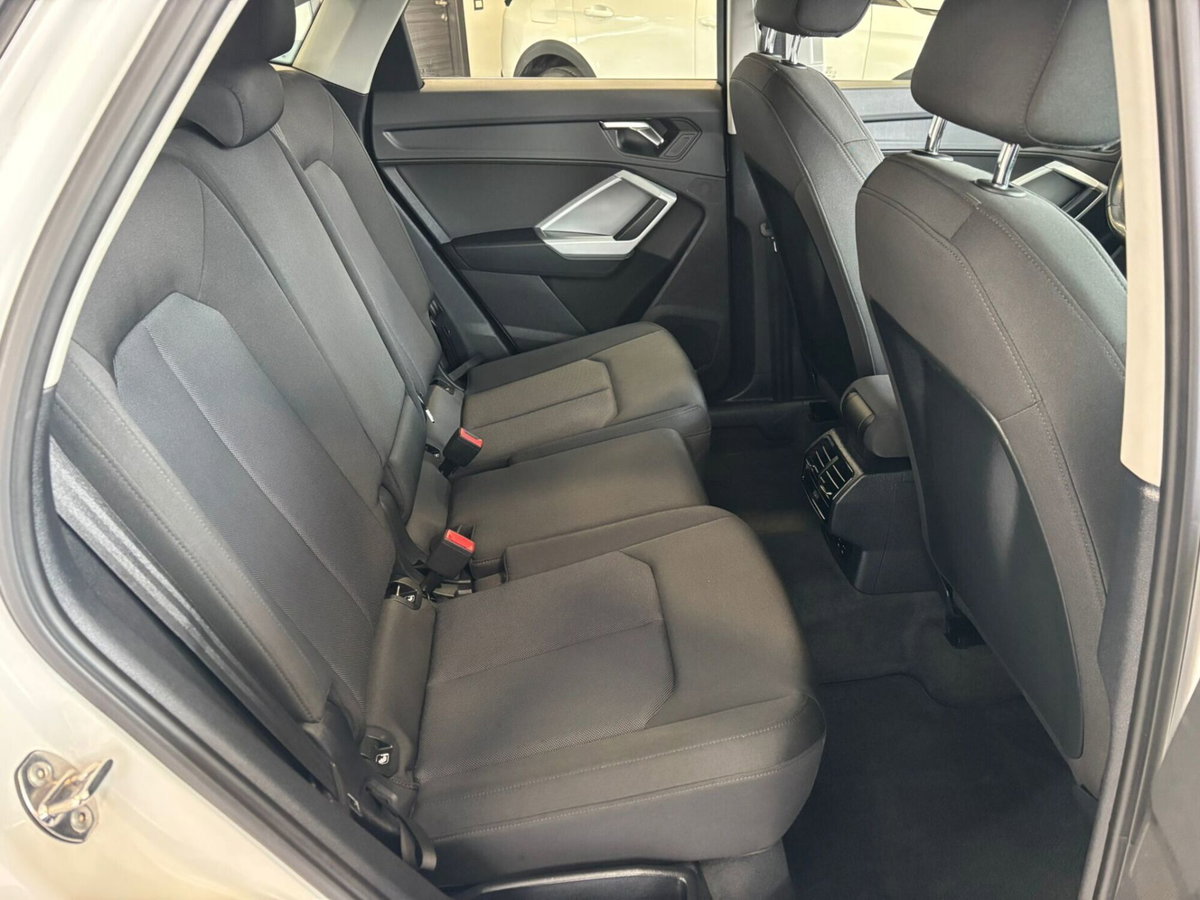 Audi Q3 Sportback 35 TDI quattro S tronic Business Plus (17)