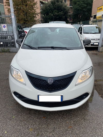 Lancia Ypsilon 1.2 69 CV 5 porte GPL Ecochic Elefantino Blu usata
