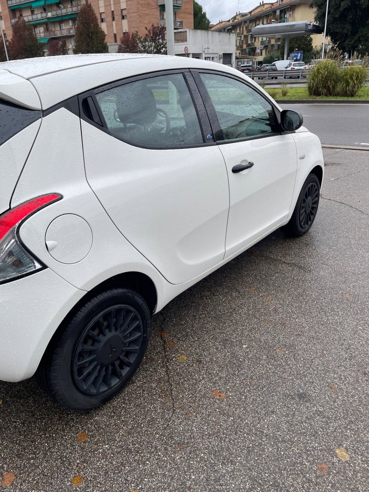 Lancia Ypsilon 1.2 69 CV 5 porte GPL Ecochic Elefantino Blu (5)