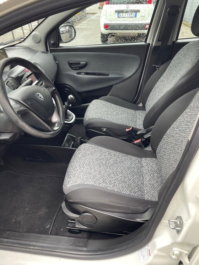 Lancia Ypsilon 1.2 69 CV 5 porte GPL Ecochic Elefantino Blu (9)