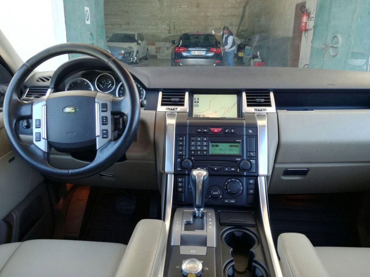 Land Rover Range Rover Sport 3.6 TDV8 HSE (12)