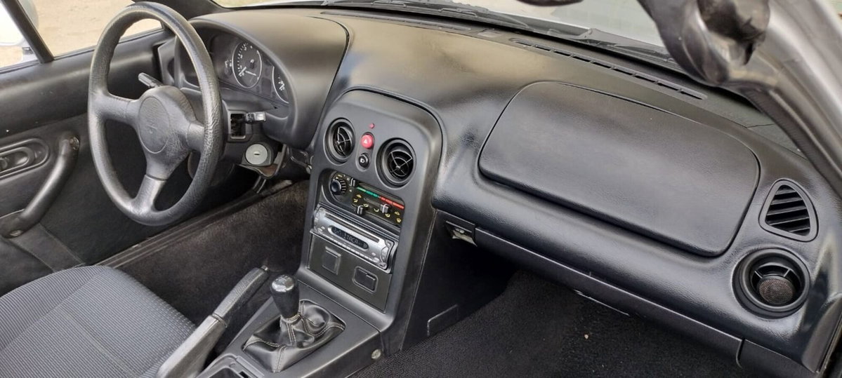 Mazda MX-5 1.6i 16V cat (13)