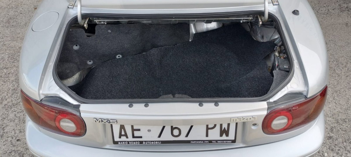 Mazda MX-5 1.6i 16V cat (16)