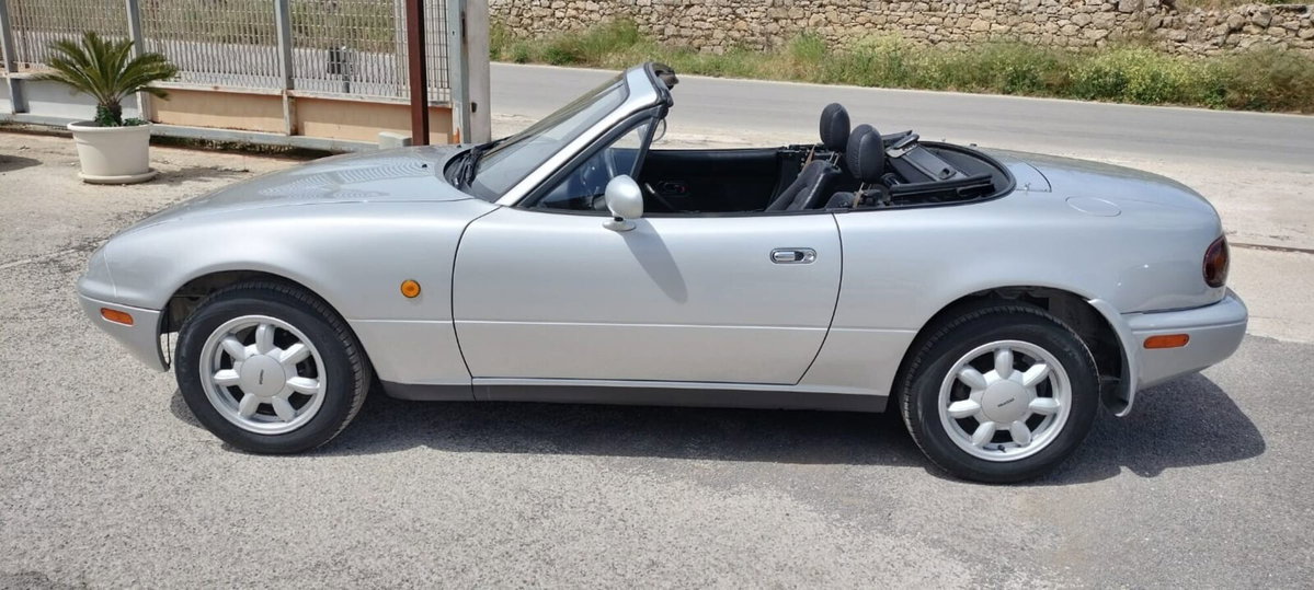 Mazda MX-5 1.6i 16V cat (18)