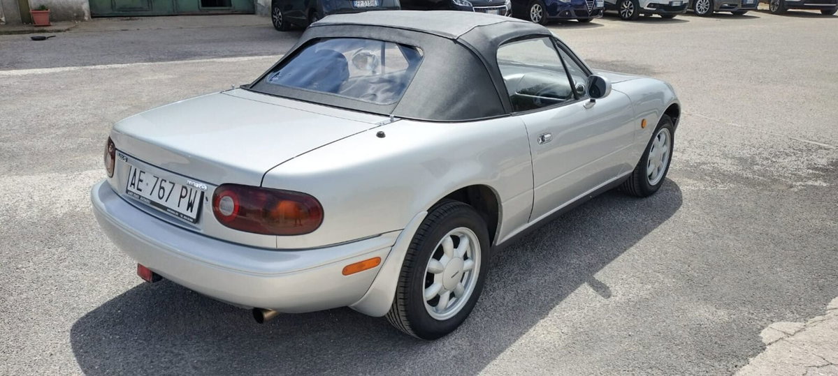 Mazda MX-5 1.6i 16V cat (5)