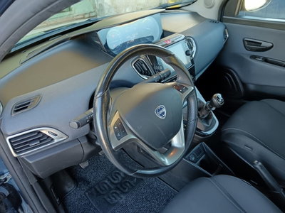Lancia Ypsilon 1.0 FireFly 5 porte S&S Hybrid Ecochic Gold (11)