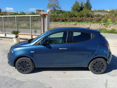 Lancia Ypsilon 1.0 FireFly 5 porte S&S Hybrid Ecochic Gold (2)