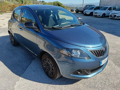 Lancia Ypsilon 1.0 FireFly 5 porte S&S Hybrid Ecochic Gold (9)