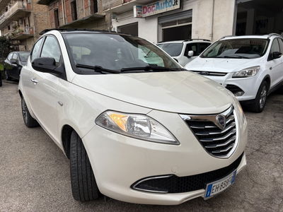 Lancia Ypsilon 0.9 TwinAir 85 CV 5 porte S&S Platinum usata
