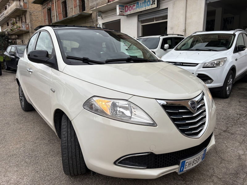 Lancia Ypsilon 0.9 TwinAir 85 CV 5 porte S&S Platinum