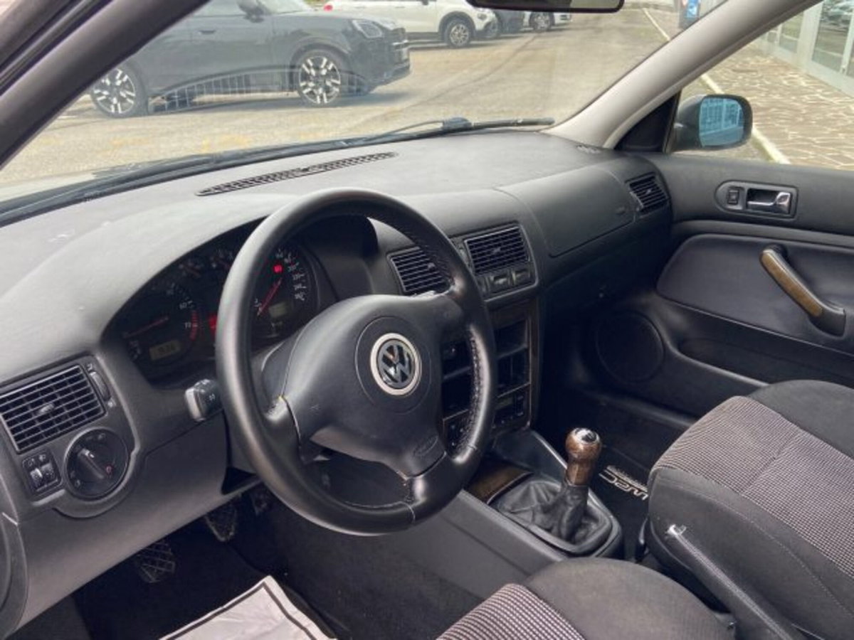 Volkswagen Golf 1.8 turbo 20V cat 5p. GTI (11)