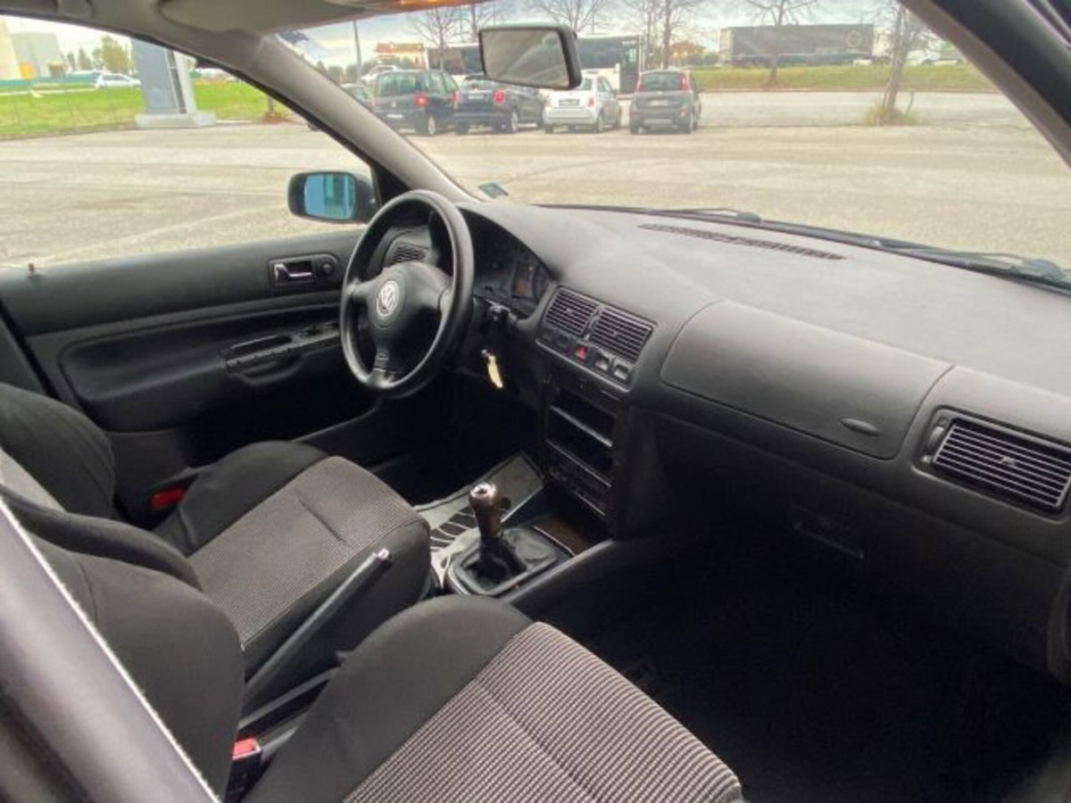 Volkswagen Golf 1.8 turbo 20V cat 5p. GTI (13)