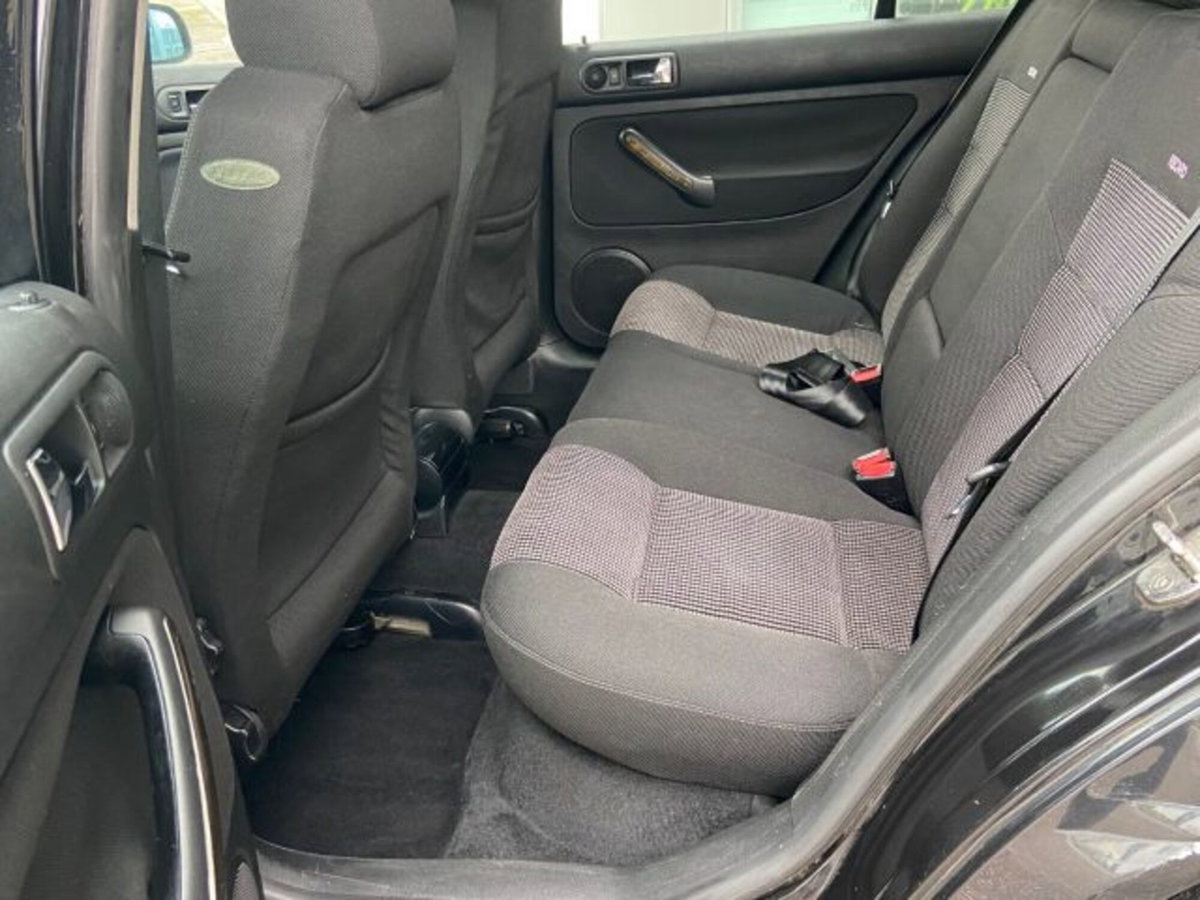 Volkswagen Golf 1.8 turbo 20V cat 5p. GTI (15)