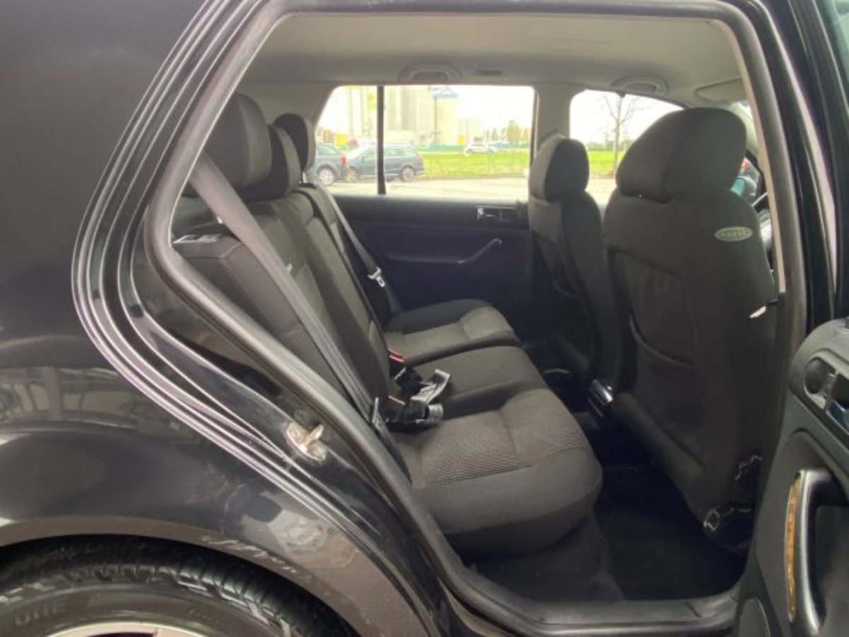 Volkswagen Golf 1.8 turbo 20V cat 5p. GTI (16)