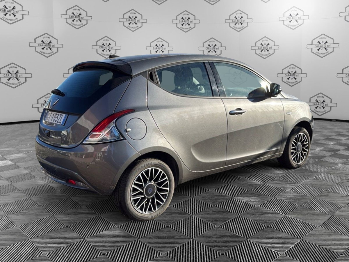 Lancia Ypsilon 1.0 FireFly 5 porte S&S Hybrid Ecochic UnYca (4)
