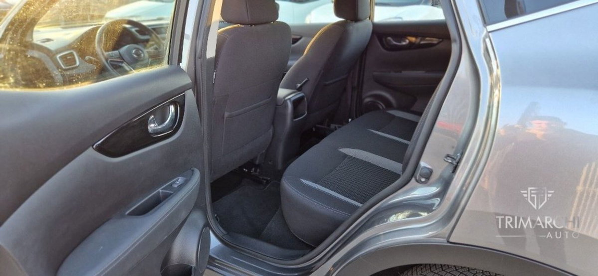 Nissan Qashqai 1.3 DIG-T 140 CV Business (8)