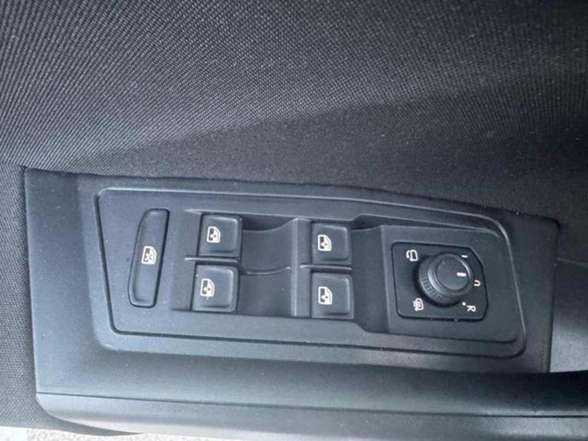 Volkswagen T-Roc 2.0 tdi Life 150cv dsg (14)