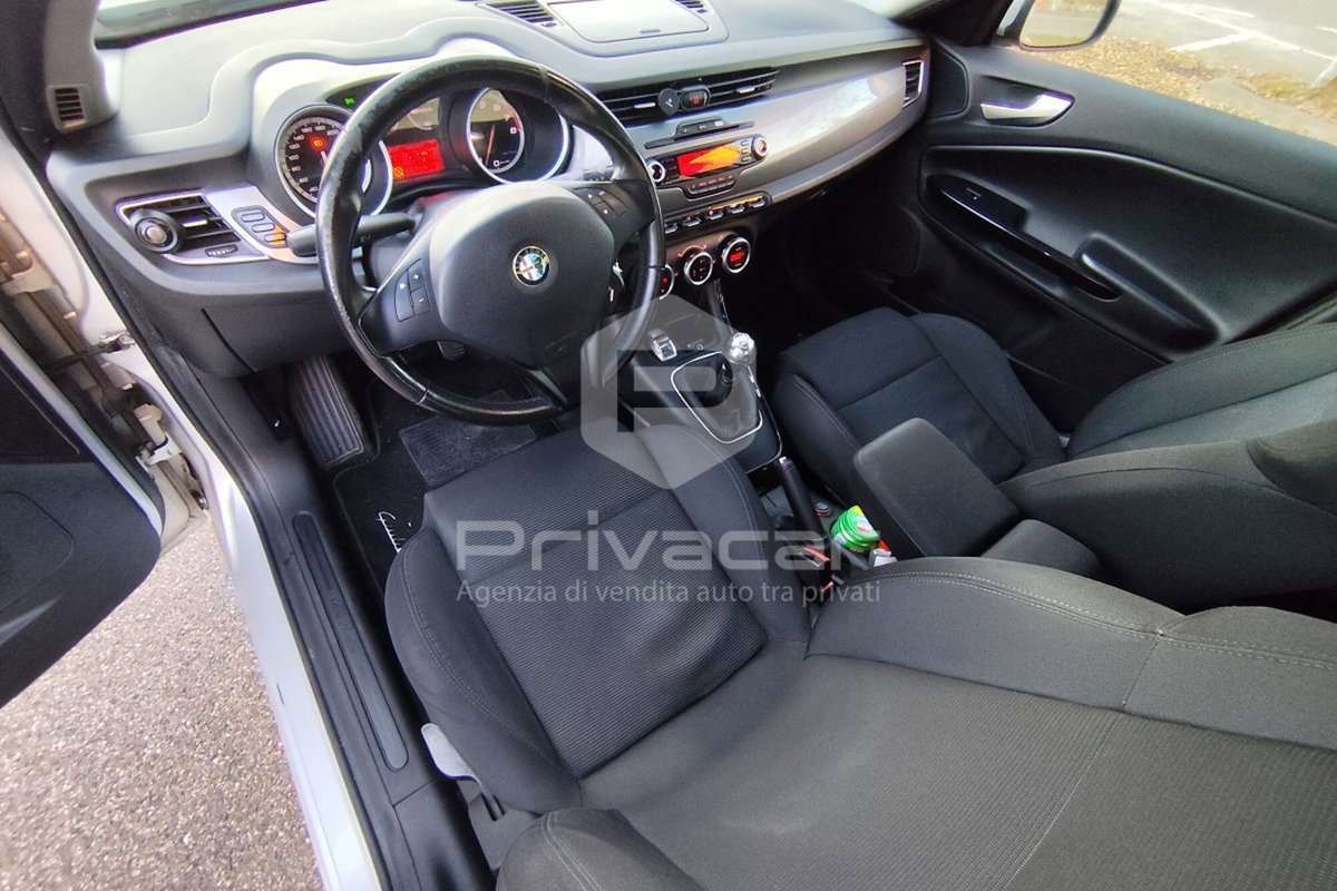 Alfa Romeo Giulietta 1.4 Turbo Distinctive 120cv (10)